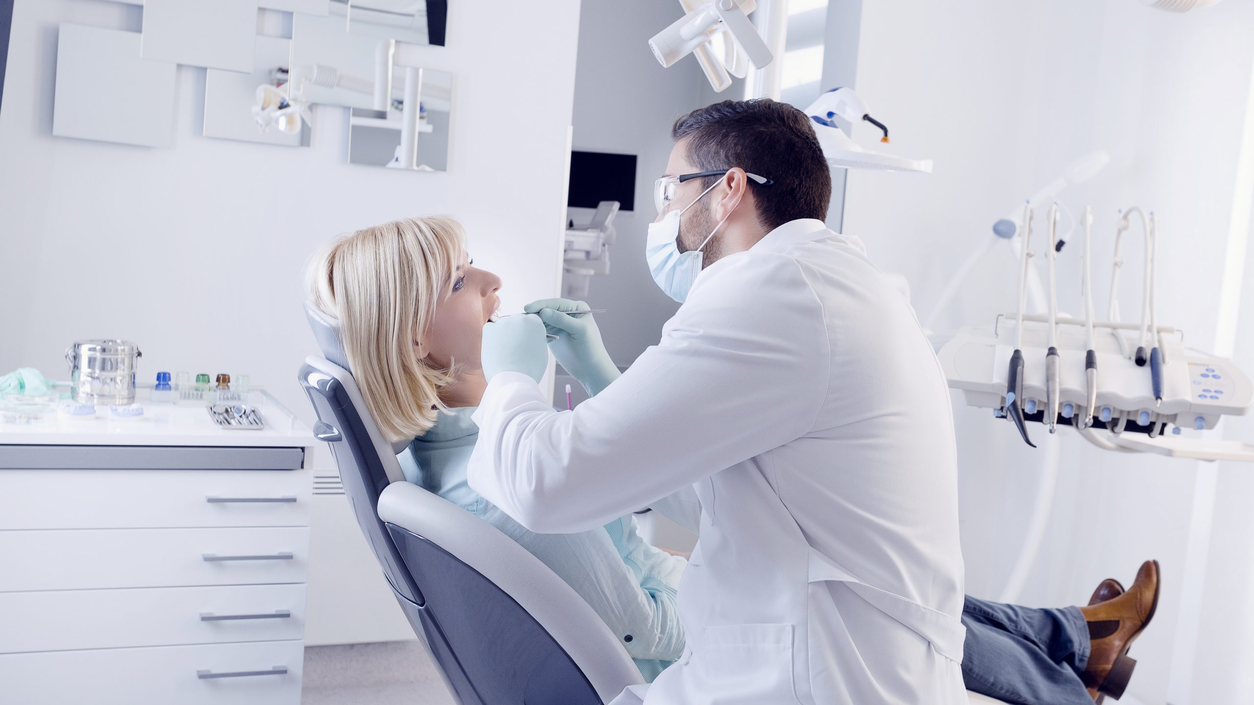Dentist in Robbins, IL
